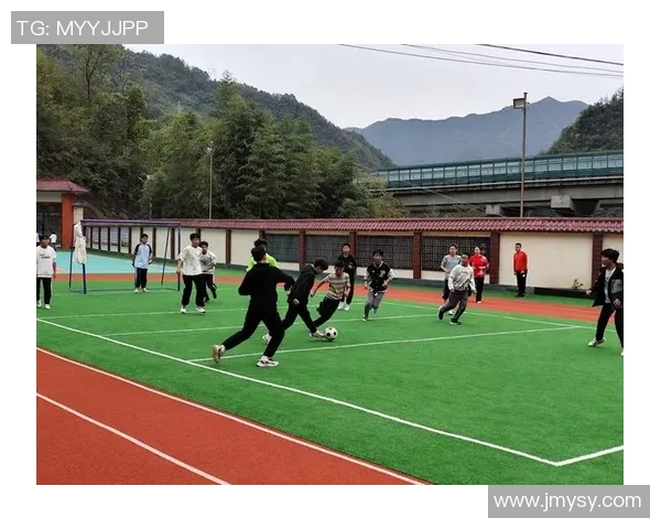 飞煌足球引领新潮流助力青少年成长开启足球梦想新篇章